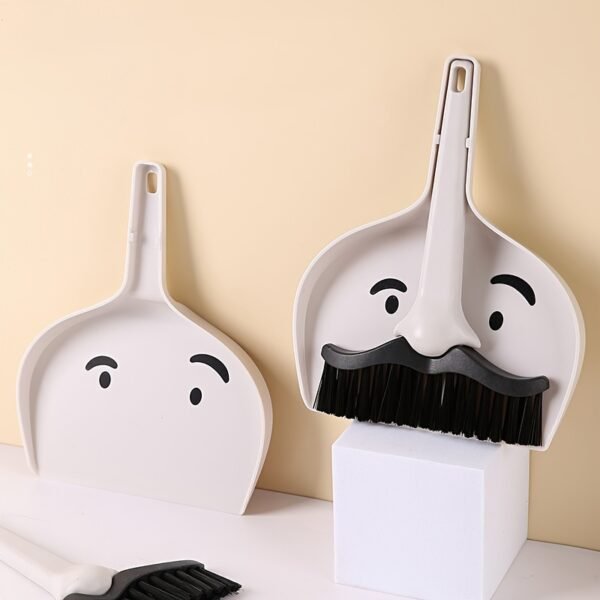 1 Set Mini Desktop Broom and Dustpan Set Small Broom Two-piece Set Keyboard Cleaning Brush